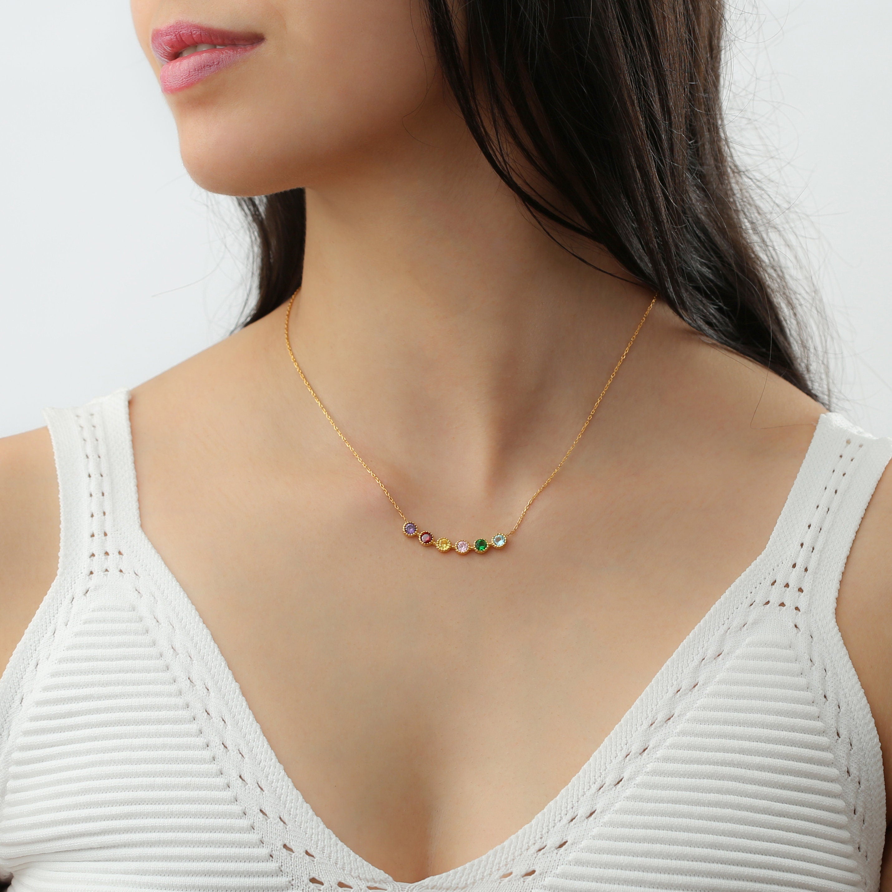 The 5 Best Necklaces for Women in 2024